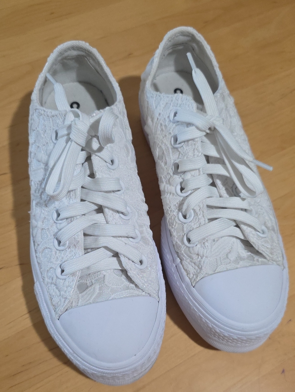 Converse All Star Lace Canvas Low-Top Sneakers for Women - White
